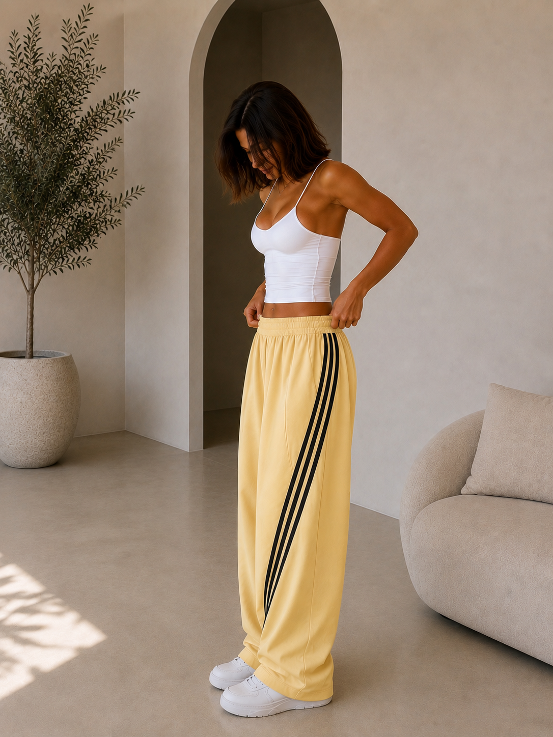 LÓ Joggers - Butter Yellow / Navy