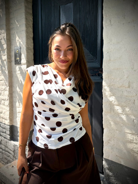 Polkadot chic white
