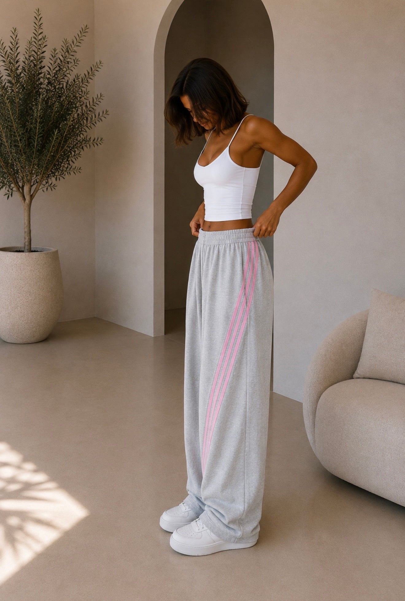LÓ Joggers - Grey / Pink